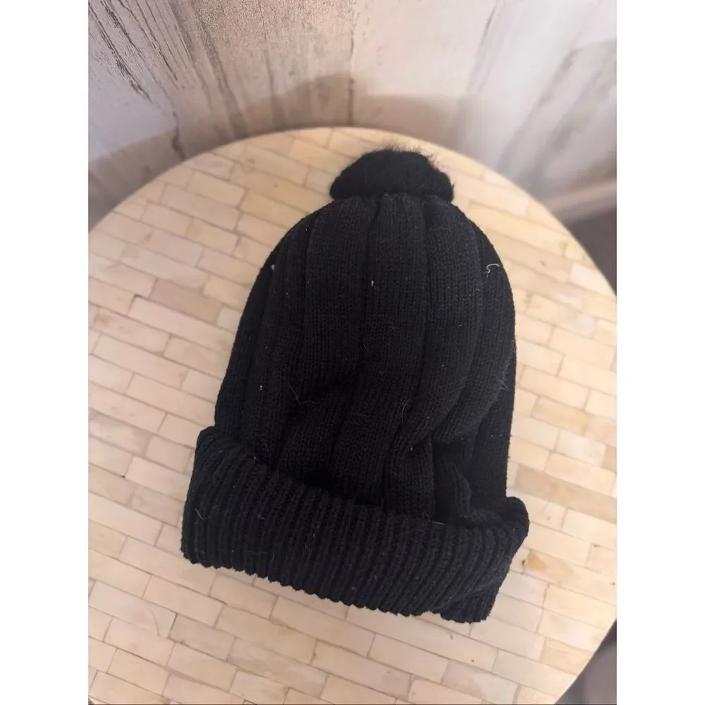 Under Armour Black Knit Beanie Pom Hat Winter Cuffed Stretch One Size